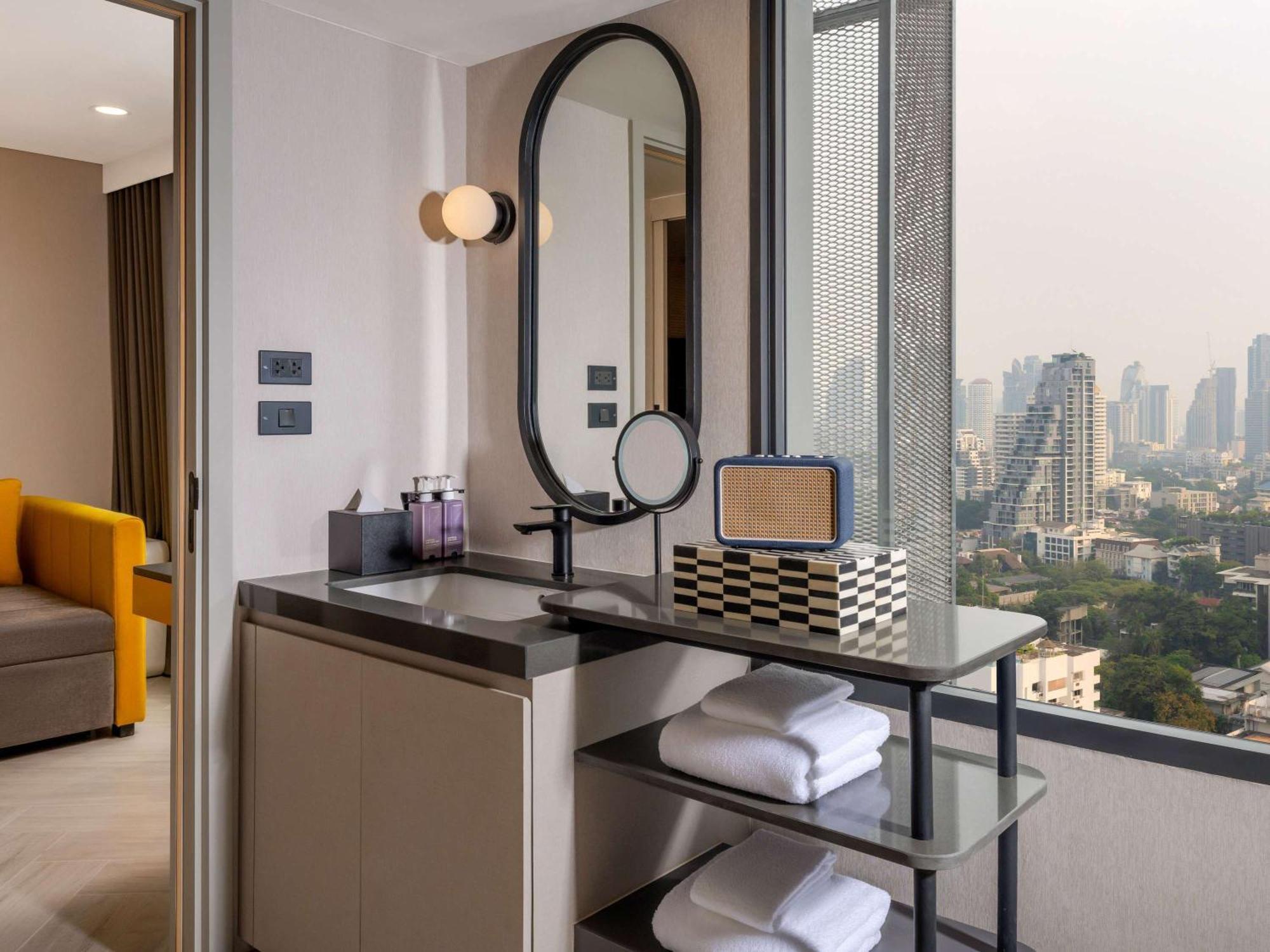 Tribe Living Bangkok Sukhumvit 39 By Accorhotels Eksteriør billede